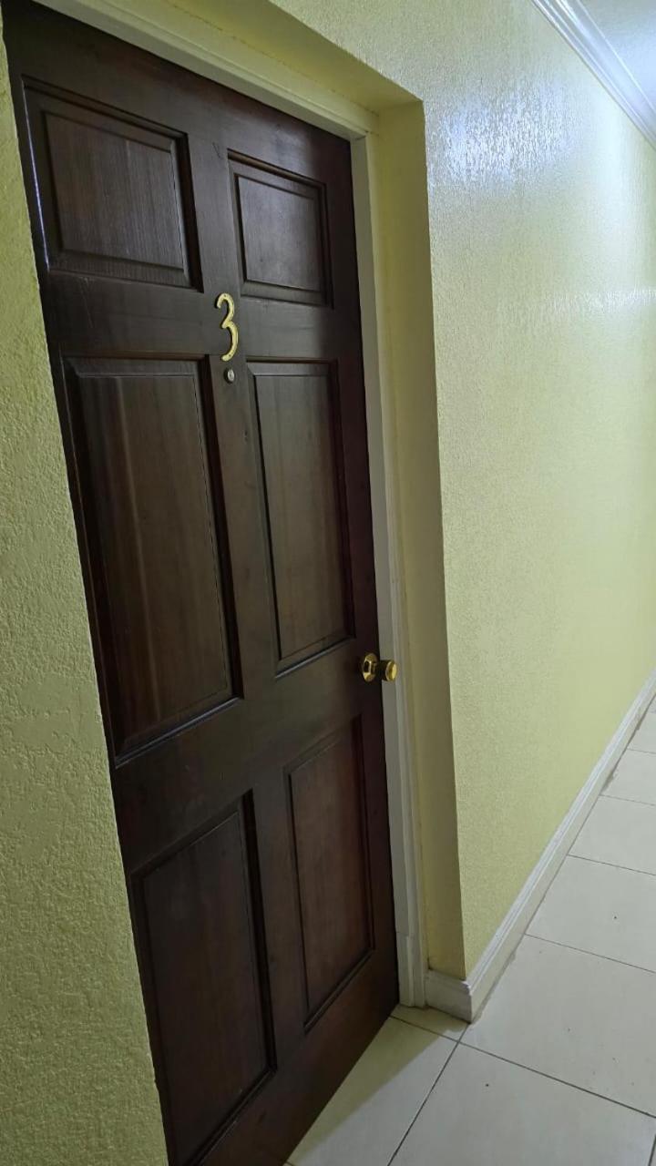 Wizzy Apartment White River Ocho Rios Cameră foto
